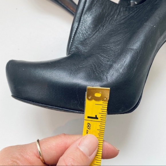 Aldo leather covered/hidden platform heels - Picture 7 of 7